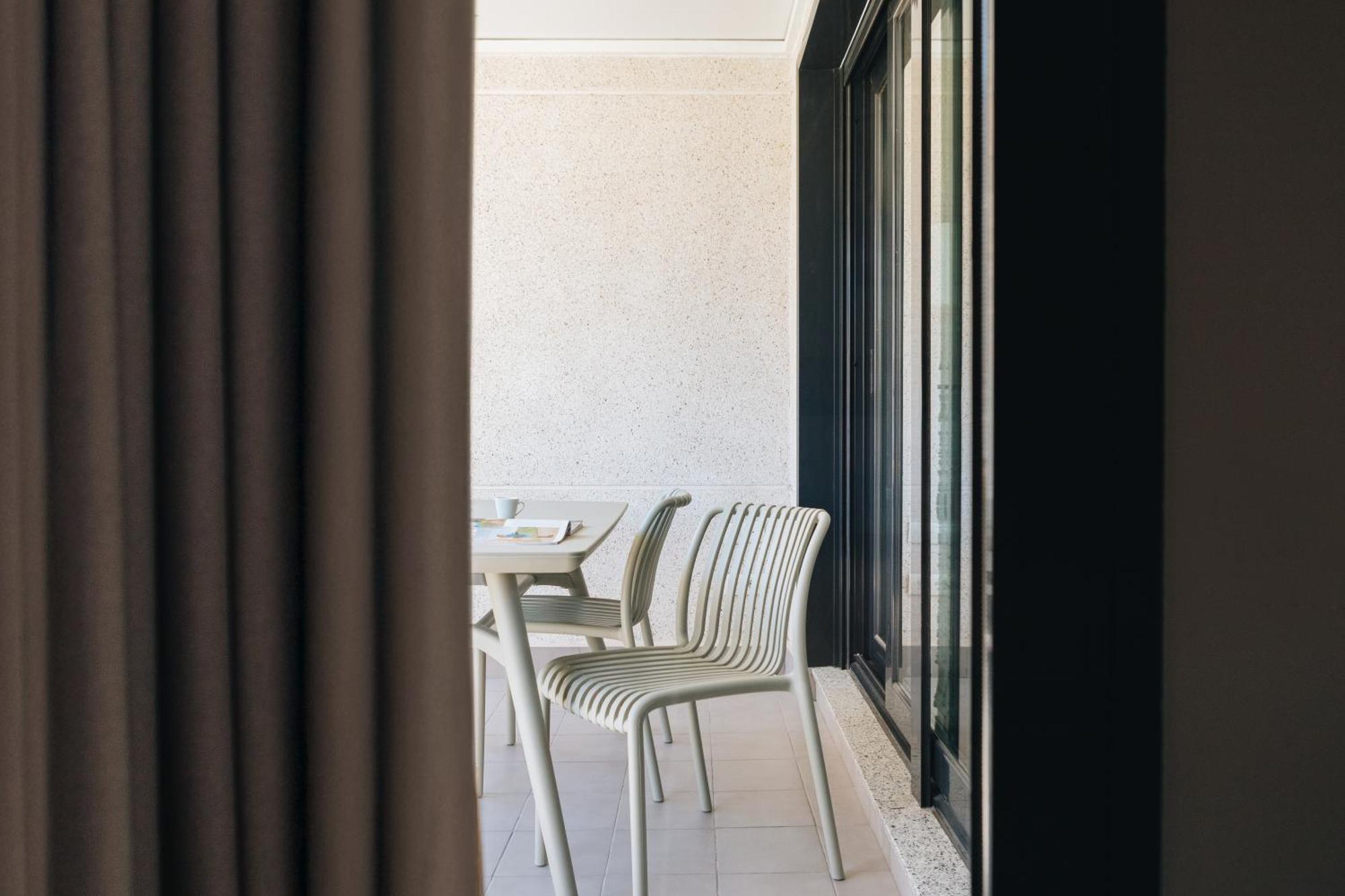 Apartment White