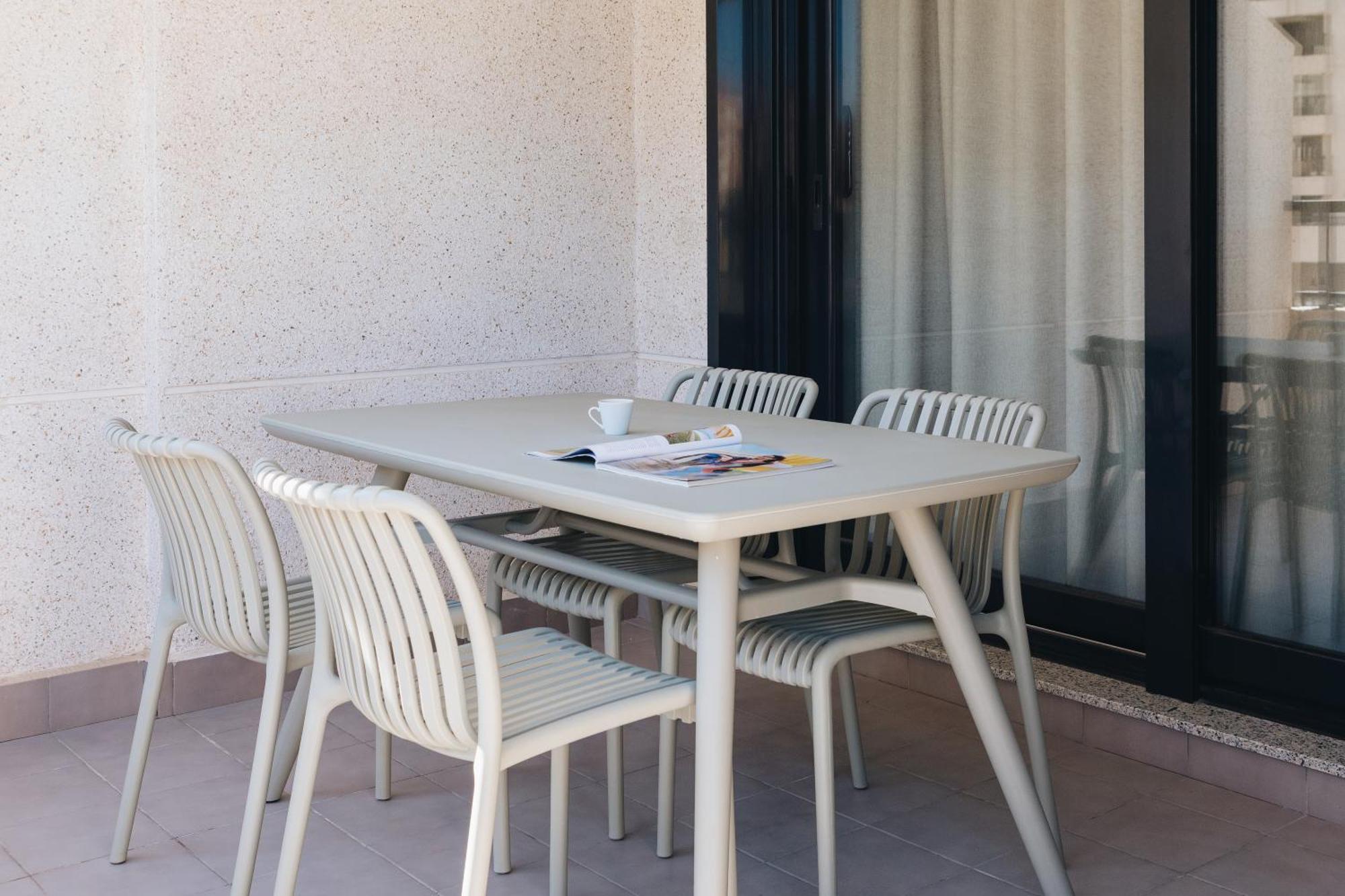 Apartment White *